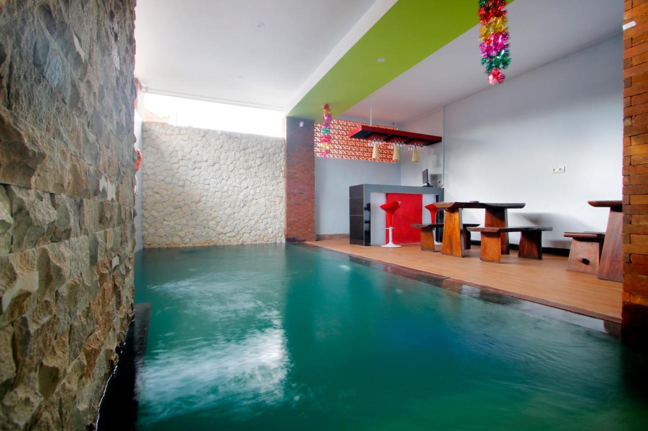 Valomia Guest House Denpasar  Exterior photo